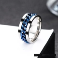 Detail of blue rotatable chain inlay on a polished silver stainless steel men ring - US 5 / Silver Base Blue Chain