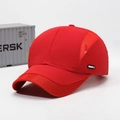 Gorra de béisbol de malla roja transpirable con etiqueta deportiva para actividades al aire libre - Ajustable / Rojo
