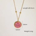 Collar vintage francés con colgante de rodocrosita y cadena bañada en oro de 14K - Piedra Rosa Redonda con Borde Trenzado