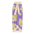 Violetter Wickelrock mit Blumenmuster und gelbem Bindegürtel für den Sommer - Einheitsgröße / Einzelner Sarong Rock