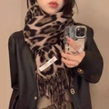 Autumn leopard print scarf in cashmere style with fringes and classic brown patterns - 70-200cm (Large) / Khaki Leopard