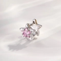 Aro minimalista de plata con circonita de estrella rosa sobre fondo ondulado - Ear Cuff de Estrella Rosa (Pieza Única)