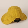Detalle del sombrero de sol de nylon con correa ajustable y cierre de hebilla negro - M (56-58cm) / Amarillo