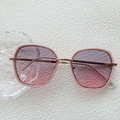 Pink oversized polygonal sunglasses with golden metal temples and purple gradient lenses - Gradient Purple Polygon Large Frame