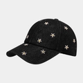 Détail de la casquette vintage noire avec broderie de marguerites sur tissu délavé - Réglable / Fleur à Cinq Pétales Noir