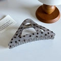 Pince à cheveux grise translucide à pois noirs avec un design triangulaire en acétate - Triangle Gris 11.5cm