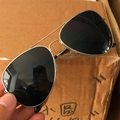 Klassieke aviator zonnebril met zwart metalen frame en UV400 glazen in draagbare stijl - Volwassene / Zilveren Frame Grijze Lens