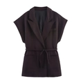 Detail van donker koffie linnen vest met reverskraag en verstelbaar taillebandje - XS / Donkerbruine Top
