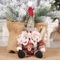 Babbo Natale di peluche a quadri con barba in maglia e bottone in legno decorativo - Babbo Natale