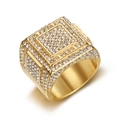 Anello hip hop da uomo squadrato placcato oro con pavé di cristalli bianchi luccicanti - US 9 / Oro