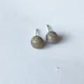 Elegant 925 silver stud earrings featuring 6mm grey marbled natural stone round beads - Moss Agate / Gold