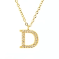 Luxuriöse goldene Titan-Halskette mit einem mit weißen Strasssteinen besetzten D-Anhänger - Buchstabe D / Gold