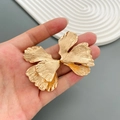 Golden ginkgo leaf hair clip with detailed veins and metallic luster finish - Gold Large Combined Ginkgo Leaf Accessory (K-1053)