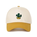 Détail de la broderie cactus sur une casquette de baseball bicolore crème et jaune - Blanc Crème/Jaune