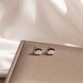 Minimalistische Katzenpfoten-Ohrstecker in glänzendem Silber-Finish für Damen - Silberne Katzenpfotenstecker