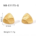 Detail view of gold triangle earrings with size 2.5cm and weight 11.7g specifications - Triangular Leaf Vein Texture / Gold (NB-E1175-G)