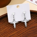 Orecchino gotico in argento con stella e croce con motivo a spine e strass brillanti - Argento e Bianco (A-1151)