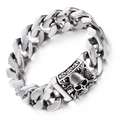 Herren-Panzerarmband aus silbernem Edelstahl mit markantem Totenkopf-Verschluss - Silber / 22cm