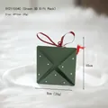 Ornement cadeau de Noël vert 3D avec nœud rouge et pois blancs, dimension 8x10cm - Sac Cadeau 3D Vert (XY211554C)