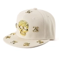 Gorra hip hop beige de visera plana con remaches de calaveras doradas en sarga de algodón - Beige