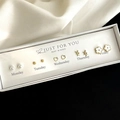 Elegantes 5-Paar-Ohrstecker-Set mit Perlen und Herzen in einer weißen Geschenkbox - 5238 Herz & Blume Wöchentliches Set