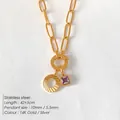 Elegante collana in acciaio inox con ciondolo a cerchio e brillante pietra viola - Lettera O (XNL0079)