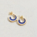 Chic C-shaped gold hoop earrings featuring deep blue enamel and micro-zirconia accents - Blue