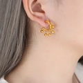 New Chinese vintage gold-plated hoop earrings with five hanging metal beads - Gold