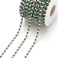 DIY Goldkette mit abwechselnden blauen Zirkonsteinen und weißen Perlen auf Spule - 3mm Königsblau