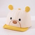 Détail de la casquette bébé avec oreilles d'ours 3D jaunes et broderie mignonne - 46-48cm (6-36 Mois) / Bord Jaune