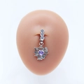 Piercing de nombril toile d'araignée avec cœur violet et cristaux sur mannequin - Toile d'Araignée Cœur Violet