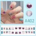 Unghie finte corte quadrate azzurre con cuori rossi e decorazioni glitter colorate - 24 Pezzi/Scatola / Stile Paillettes Cuore Colorato (A402) - Tipo di Colla