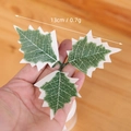Künstliches 13cm langes Stechpalmenblatt mit weißem Rand für die DIY-Weihnachtsdekoration - Stechpalmenblatt (13cm)