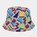 Detailopname van geometrisch Memphis-patroon op de omkeerbare canvas vissershoed - Hoge Verzadiging Dynamische Geometrische Blok Stijl
