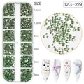 Set di strass verdi per nail art in scatola a 12 griglie con misure 1,5 mm-3 mm - Strass Misti Verde Scuro (12G-229)
