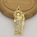 Pendentif San Judas Tadeo doré avec cristaux blancs sertis sur un plateau en bois - Or-3