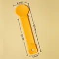 Cuillère à friandises orange pour chat avec trou de suspension et longueur de 27cm - Orange vitalité