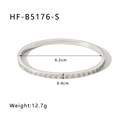 Dettaglio del bracciale a rombi in argento con trama a zigzag e zirconi incastonati - Argento (HF-B5176-S)