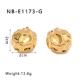 Detailed view of golden honeycomb textured earrings with 2cm dimensions and 13.6g weight - Gold Style (NB-E1173-G) / 18K Gold