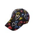 Détail d'une casquette de baseball noire avec motifs de cœurs et visière courbée - Réglable / Casquette de Baseball Imprimé Coeur - Noir