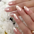 Uñas postizas almendradas aurora blanco francés con brillo rosa perla y fondo de flores - Estilo Almendra Francesa - Tipo Pegamento (FS-29)