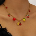 Dettaglio della collana in acciaio inossidabile oro 18K con ciondoli a forma di frutta - Stile Dolce con Ciondoli di Frutta (11) / Oro