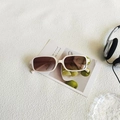 Lunettes de soleil rectangulaires rétro avec monture blanc crème et verres dégradés marrons - Monture Blanche Verres Bruns
