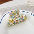 Pinza pequeña para el pelo de acetato con patrón de terrazo arcoíris y acabado brillante - Arcoíris