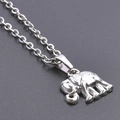 Collana con pendente a forma di elefante in acciaio inossidabile color argento lucido - Pendente + Collana da 50cm / Tonalità Argento (Con Collana)