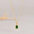Vintage halsketting met smaragdgroene rechthoekige hanger en fijne gouden ketting - Smaragd Ketting