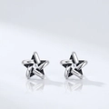 Orecchini a perno a stella in argento S925 con un design cavo intrecciato in 3D - Argento 925 / Argento