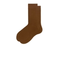 Klassische braune Baumwollsocken mit Rippbündchen für Damen und Herren auf Weiß - Milchkaffee