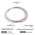 Gedetailleerde afmetingen van een tweekleurige roestvrijstalen gelaagde armband - Drielaagse Zilveren Bangle met Gouden Accenten (JDB0104033-PS)