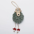 Pendaglio natalizio di renna in feltro con pompon verde e stelline di legno - Pecora Verde